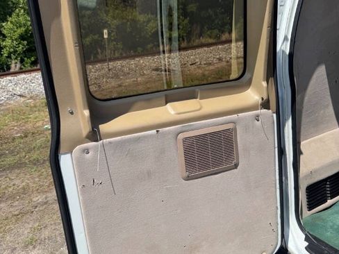 Used 1997 Ford E-150 and Econoline 150 RWD image 24