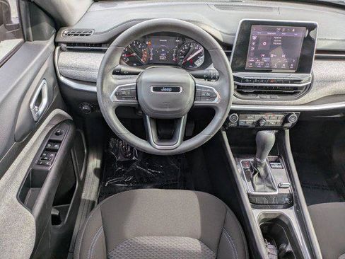 Certified 2025 Jeep Compass Sport image 14