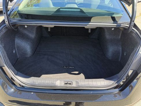 Used 2025 Nissan Altima 2.5 SV image 28