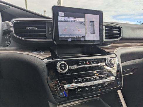 Used 2023 Ford Explorer Limited w/ Equipment Group 301A image 32