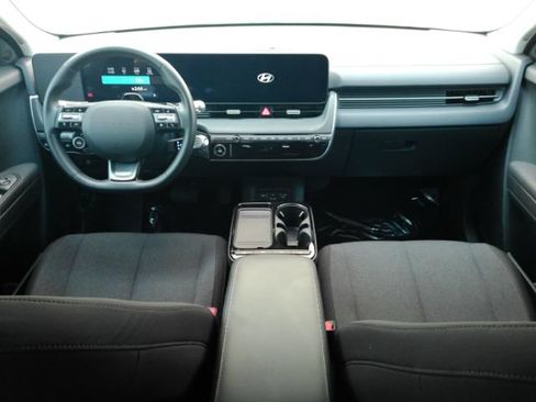 Used 2025 Hyundai Ioniq 5 SE RWD image 2