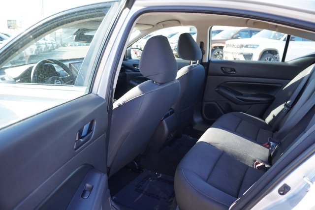 Used 2025 Nissan Altima 2.5 SV FWD image 16