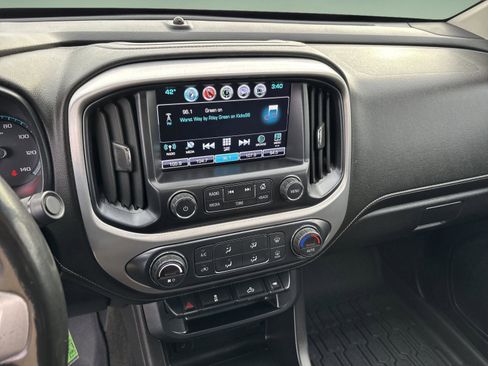 Used 2018 GMC Canyon SLE w/ SLE Convenience Package image 14