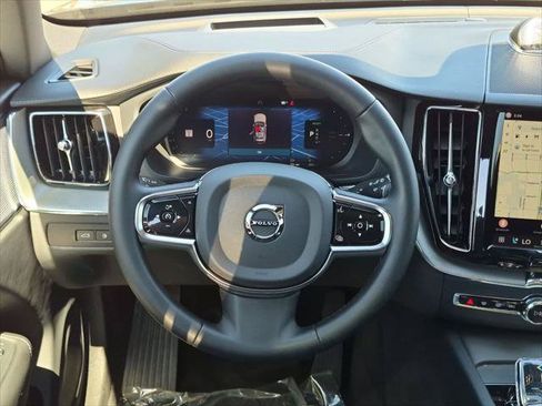 Used 2024 Volvo XC60 T8 Ultimate AWD/4WD image 13