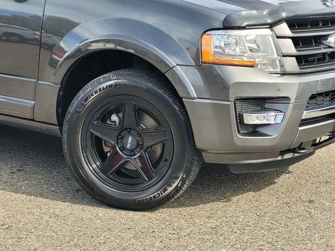 Used 2017 Ford Expedition Limited image 6