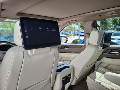 New 2026 GMC Yukon Denali w/ Denali Reserve Package AWD/4WD image 15