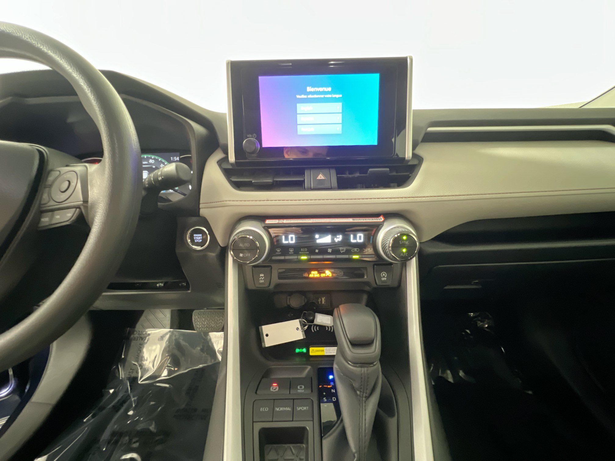 Used 2025 Toyota RAV4 XLE w/ Convenience Package FWD image 25
