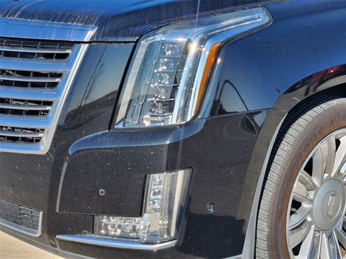 Used 2019 Cadillac Escalade ESV Platinum image 7