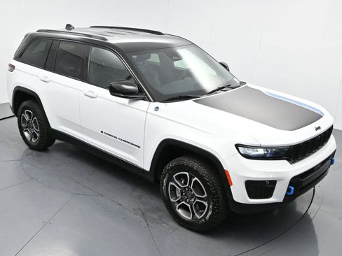 Used 2022 Jeep Grand Cherokee Trailhawk AWD/4WD image 40