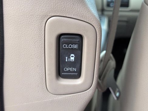 Used 2015 Honda Odyssey EX-L image 35