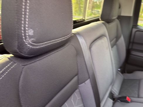 Used 2025 Nissan Frontier SV AWD/4WD image 31
