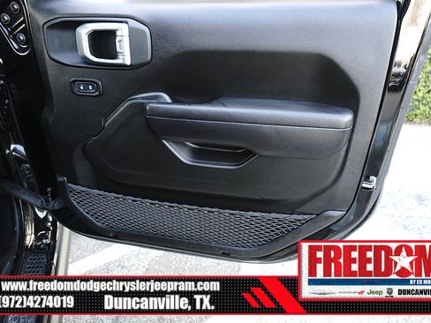 Used 2024 Jeep Wrangler Rubicon AWD/4WD image 35