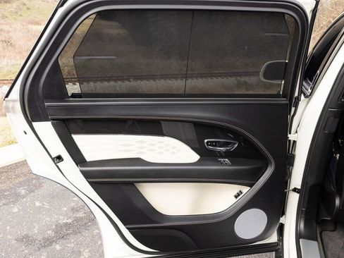 Used 2023 Bentley Bentayga Extended Wheelbase image 56