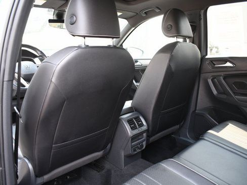 Used 2022 Volkswagen Tiguan SE R-Line AWD/4WD image 22