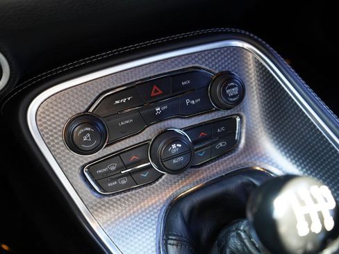 Used 2015 Dodge Challenger SRT Hellcat image 41