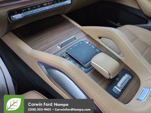 Used 2025 Mercedes-Benz GLS 450 4MATIC image 18