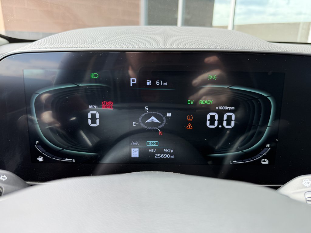 Used 2023 Kia Niro EX FWD image 17