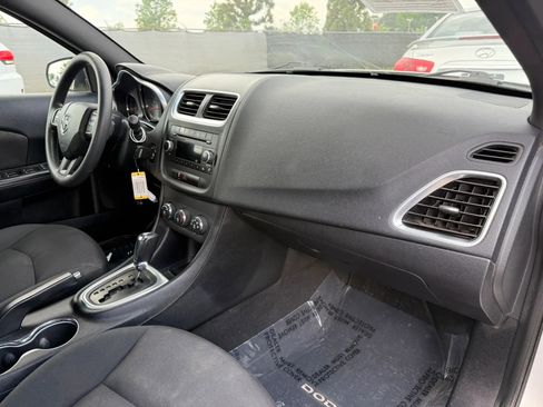 Used 2012 Dodge Avenger SE FWD image 19