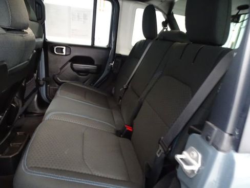 Certified 2025 Jeep Wrangler Unlimited Rubicon 4xe image 4