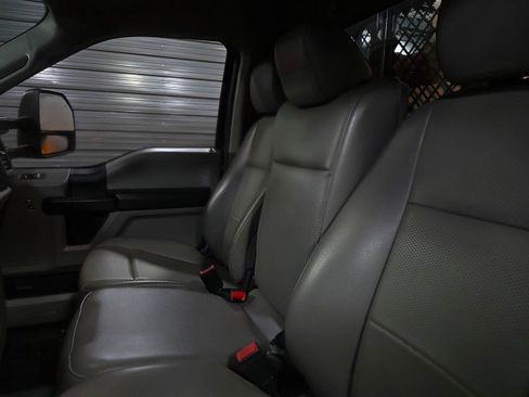 Used 2021 Ford F550 XL 4WD DRW Regular Cab Dually image 21