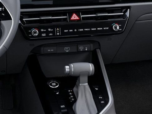 New 2025 Kia Niro EX image 24