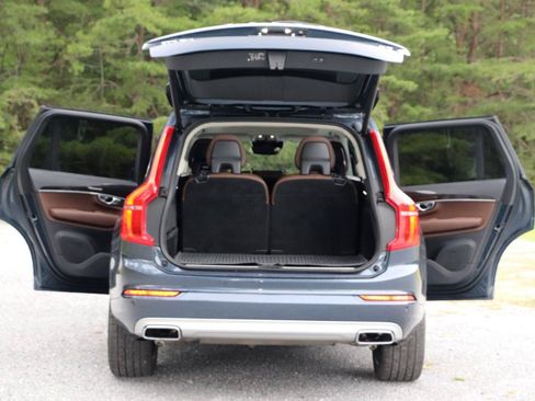 Used 2019 Volvo XC90 T6 Momentum AWD/4WD image 6