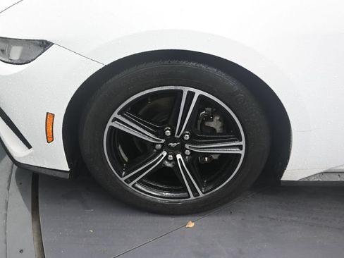 Used 2024 Ford Mustang Coupe RWD image 9