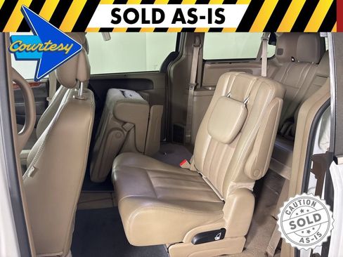 Used 2014 Chrysler Town & Country Touring-L w/ Driver Convenience Group FWD image 22