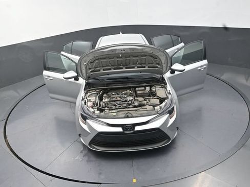 Used 2025 Toyota Corolla LE FWD image 40
