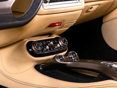 Used 2011 Ferrari California image 38