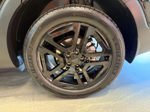 Used 2025 Kia Telluride SX X-Line AWD/4WD image 34