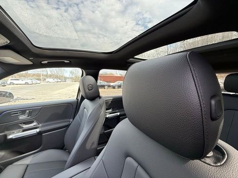 New 2026 Mercedes-Benz GLB 250 4MATIC image 18