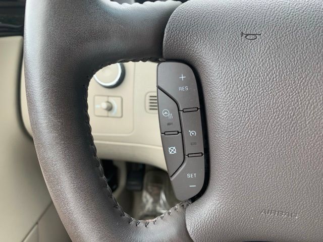 Used 2010 Cadillac DTS Luxury FWD image 20
