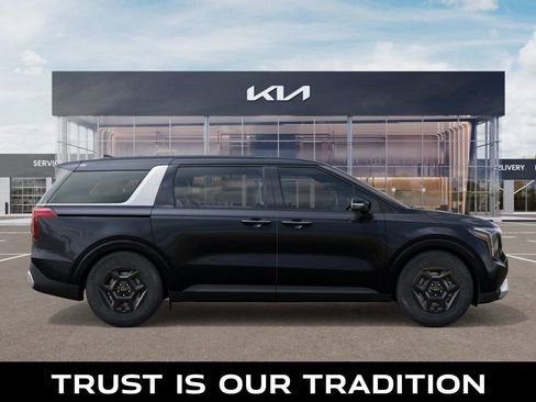 New 2026 Kia Carnival LXS image 7