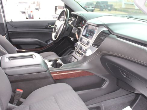 Used 2020 GMC Yukon SLE image 31