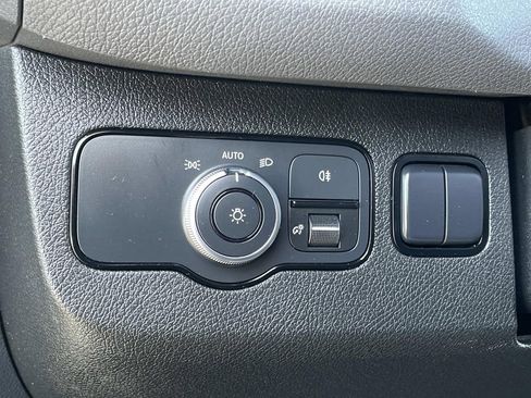 Used 2021 Mercedes-Benz Sprinter 144 Cargo image 17