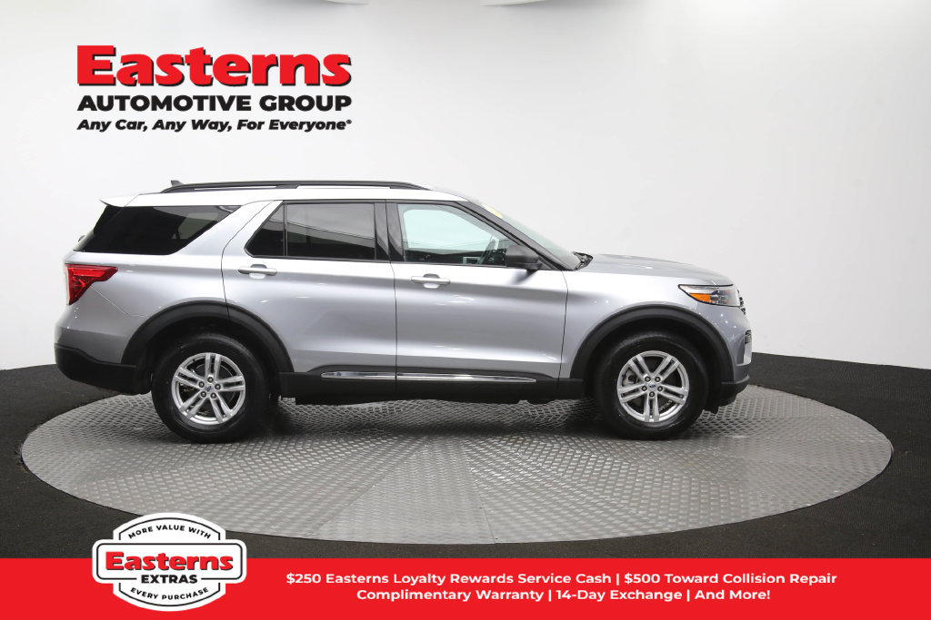 Used 2023 Ford Explorer XLT AWD/4WD image 48