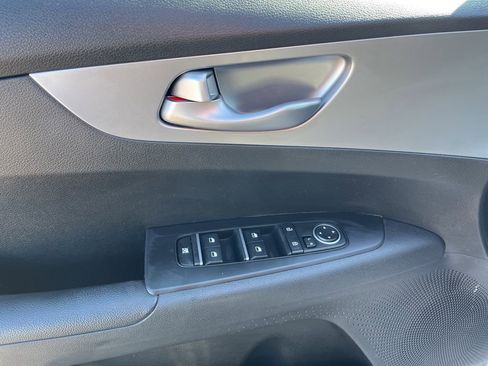 Used 2023 Kia Forte LXS w/ LXS Technology Package image 22