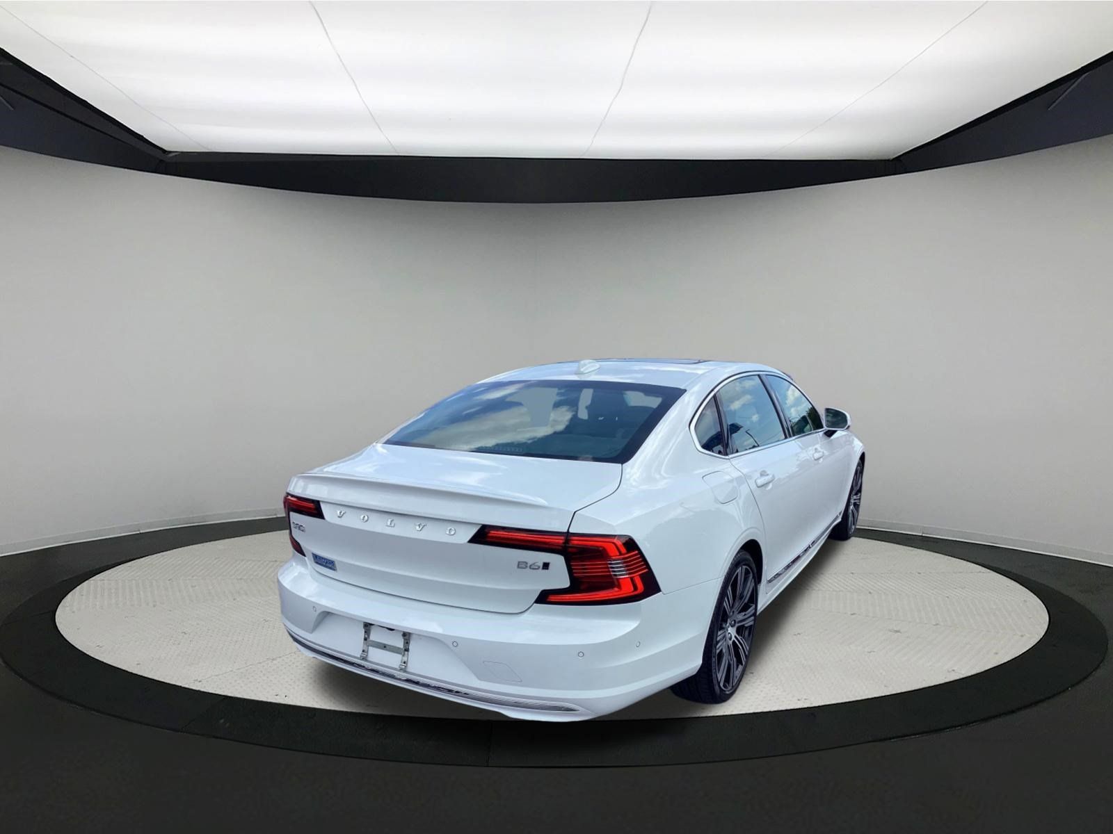 Used 2023 Volvo S90 B6 Plus AWD/4WD image 8