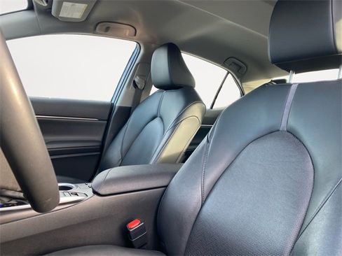 Used 2024 Toyota Camry XLE image 9