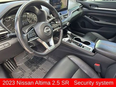 Used 2023 Nissan Altima 2.5 SR w/ SR Premium Package image 10