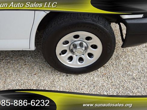 Used 2010 Chevrolet Express 1500 image 31