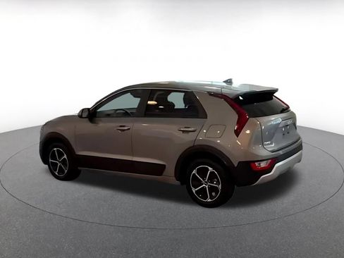 Used 2026 Kia Niro LX FWD image 10