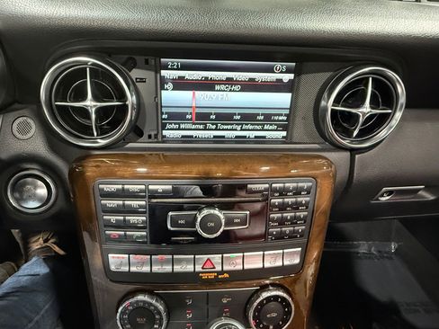 Used 2015 Mercedes-Benz SLK 350 image 35