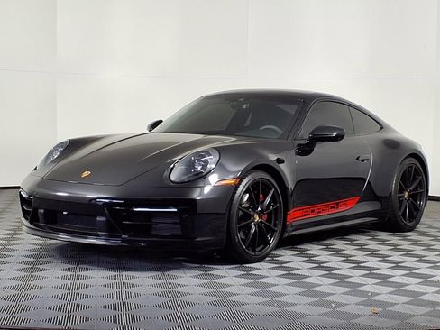 Used 2023 Porsche 911 Carrera image 3