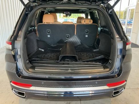 Used 2023 Jeep Grand Cherokee Summit w/ Luxury Tech Group V image 19