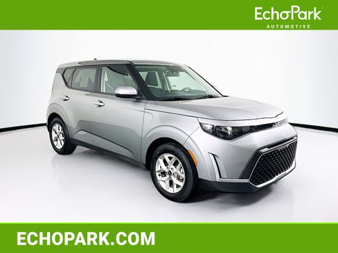 Used 2025 Kia Soul LX w/ LX Technology Package image 1