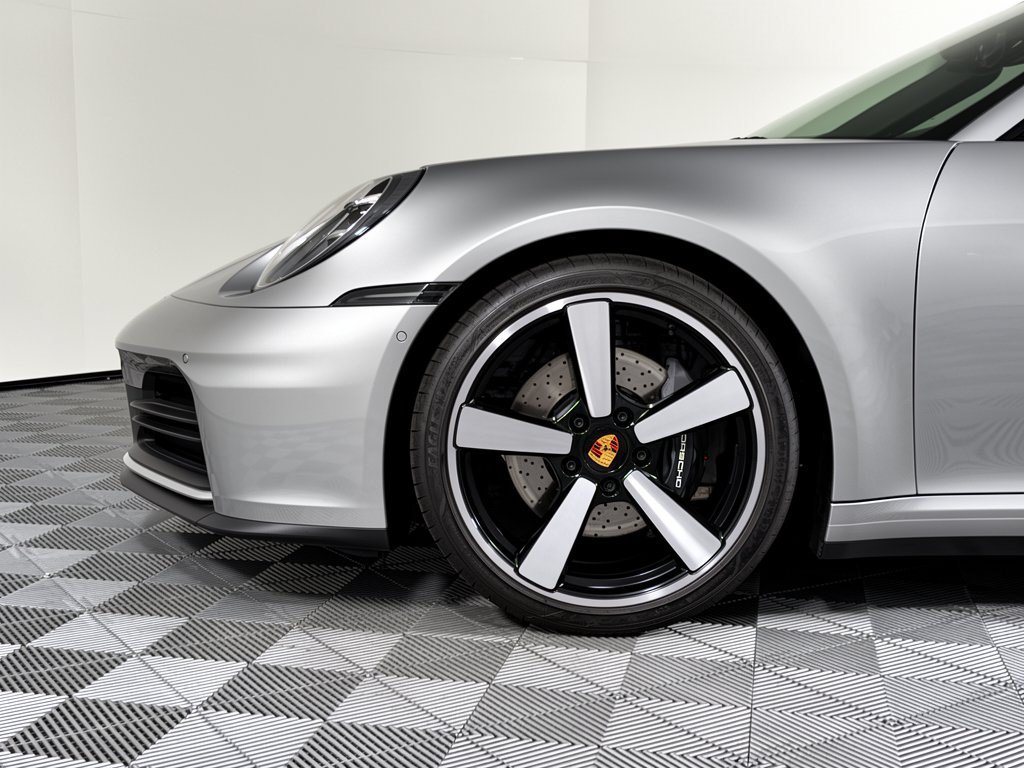 Certified 2025 Porsche 911 Carrera RWD image 13