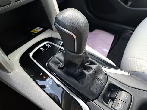 Used 2022 Toyota Corolla Cross LE image 16