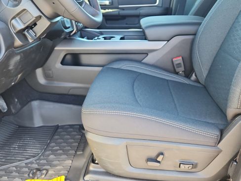 New 2026 RAM 2500 Big Horn AWD/4WD image 11